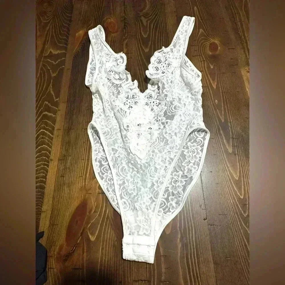 Vintage 90s White Lace Plunge Neck Bodysuit One Piece Onsie Size Medium